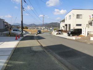 【歩道付きの前面道路】