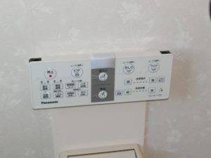 【温水洗浄のスイッチパネル】