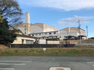 【桂瀬町にある巨大な建物松阪市クリーンセンター】