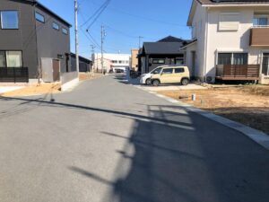 【12号地前面道路】