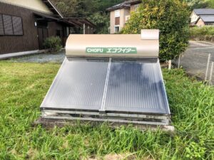 【少しでも節約できるようにお風呂は太陽熱温水器】