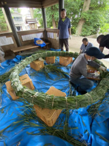 【相鹿上神社の茅の輪つくり】