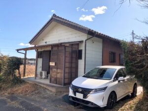 【前面道路から見た建物外観】