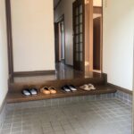 【式台にある段差の少ない玄関】