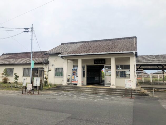 【約750mにあるＪＲ紀勢本線高茶屋駅】