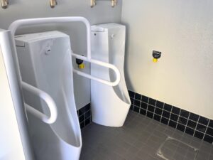 【きれいな市役所新公衆トイレ小】