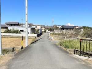 【久保町790万円土地前面道路】