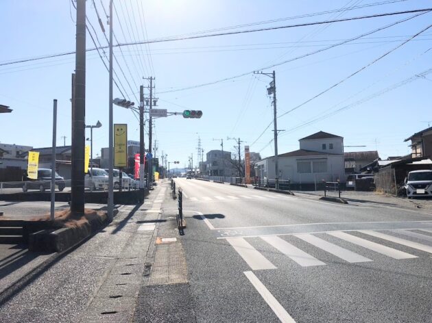 【フロムスクウェア店舗前県道】