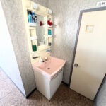 【事務所トイレ前洗面台】